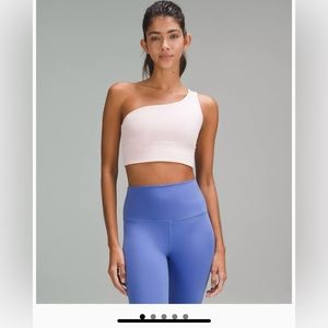 lululemon Align™ Asymmetrical Bra
Light Support, A/B Cup